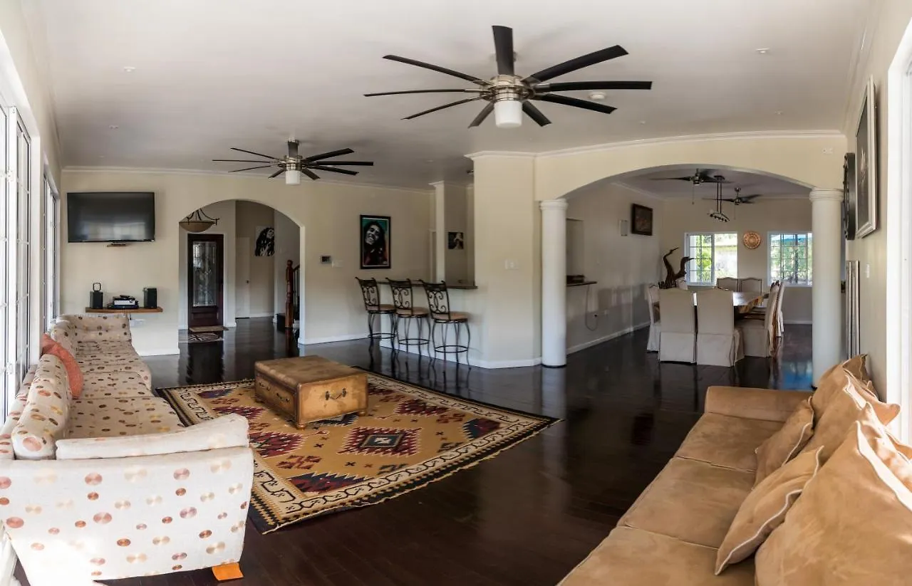Blue Paloma Bed & Breakfast Lucea
